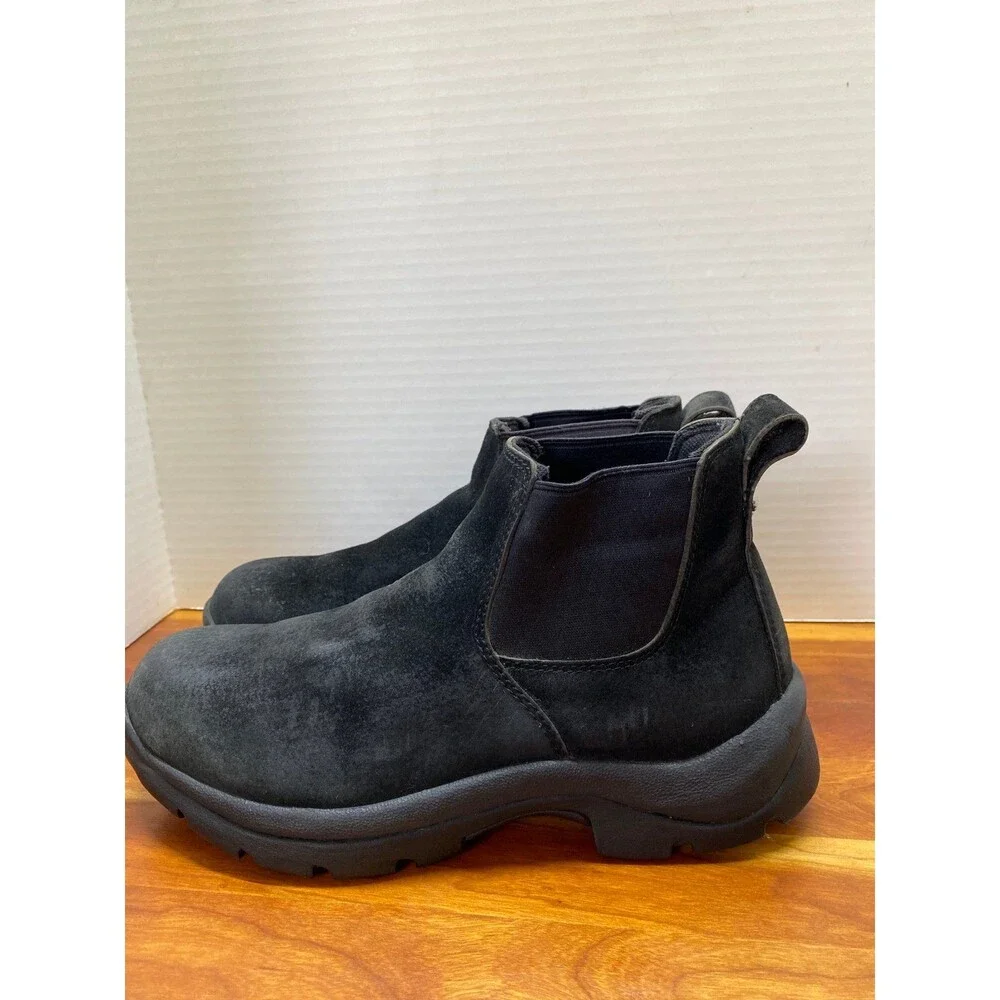 Duluth Trading Co slip on Chelsea Boots 9.5